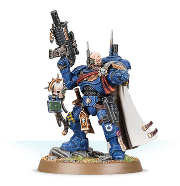 Warhammer: Space Marines Captain in Phobos Armour